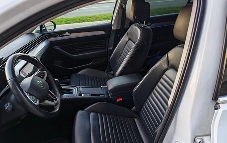 Volkswagen Passat B8 рестайлинг, 2021 год, 3 750 000 рублей, 10 фотография