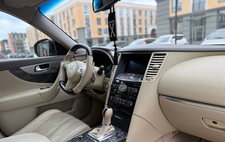 Infiniti FX II, 2011 год, 1 620 000 рублей, 22 фотография