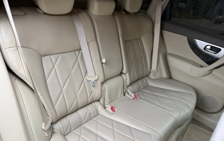 Infiniti FX II, 2011 год, 1 620 000 рублей, 30 фотография