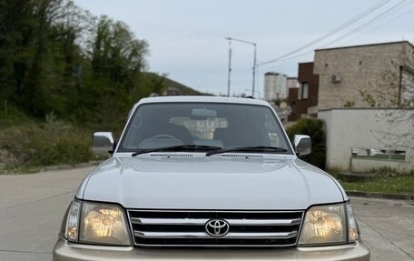 Toyota Land Cruiser Prado 90 рестайлинг, 1998 год, 1 050 000 рублей, 5 фотография