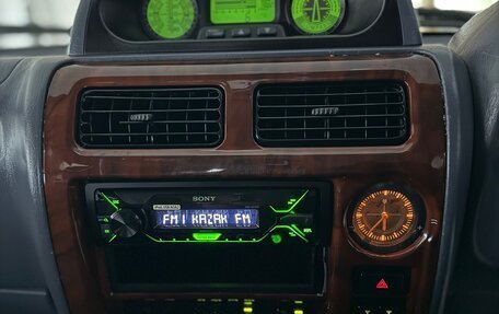 Toyota Land Cruiser Prado 90 рестайлинг, 1998 год, 1 050 000 рублей, 27 фотография