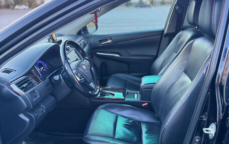 Toyota Camry, 2017 год, 1 700 000 рублей, 4 фотография