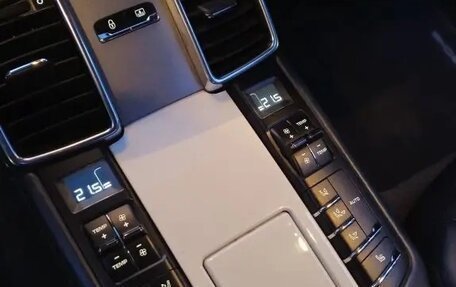 Porsche Panamera II рестайлинг, 2013 год, 10 фотография
