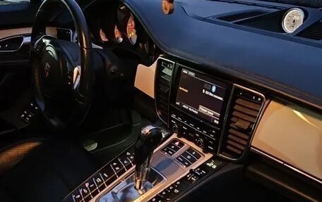 Porsche Panamera II рестайлинг, 2013 год, 7 фотография