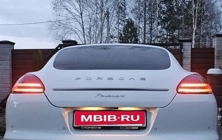 Porsche Panamera II рестайлинг, 2013 год, 3 фотография
