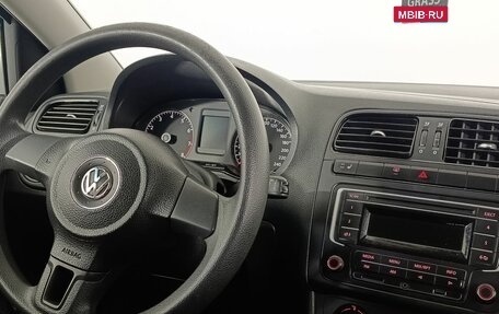 Volkswagen Polo VI (EU Market), 2015 год, 900 000 рублей, 10 фотография