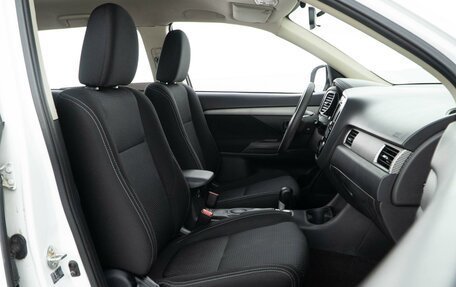 Mitsubishi Outlander III рестайлинг 3, 2016 год, 1 599 046 рублей, 8 фотография