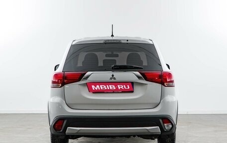 Mitsubishi Outlander III рестайлинг 3, 2016 год, 1 599 046 рублей, 4 фотография