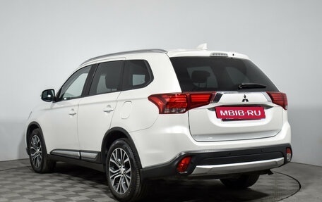 Mitsubishi Outlander III рестайлинг 3, 2017 год, 1 690 000 рублей, 4 фотография