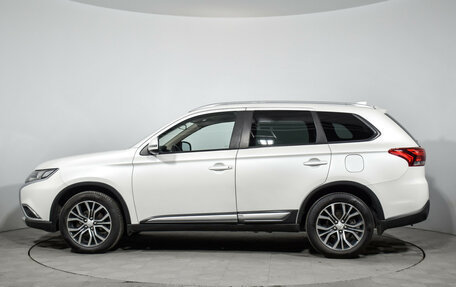 Mitsubishi Outlander III рестайлинг 3, 2017 год, 1 690 000 рублей, 12 фотография