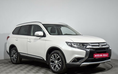 Mitsubishi Outlander III рестайлинг 3, 2017 год, 1 690 000 рублей, 10 фотография