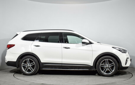Hyundai Santa Fe III рестайлинг, 2018 год, 2 690 000 рублей, 4 фотография