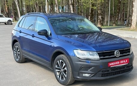 Volkswagen Tiguan II, 2019 год, 2 000 000 рублей, 2 фотография