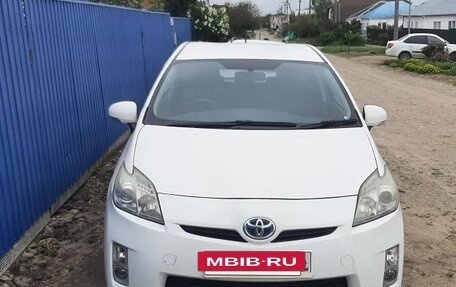 Toyota Prius, 2011 год, 980 000 рублей, 3 фотография