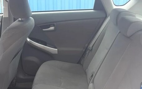 Toyota Prius, 2011 год, 980 000 рублей, 4 фотография