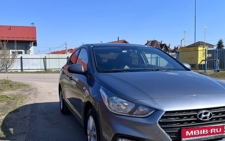 Hyundai Solaris II рестайлинг, 2019 год, 1 350 000 рублей, 1 фотография