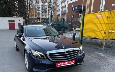 Mercedes-Benz E-Класс, 2017 год, 2 650 000 рублей, 3 фотография