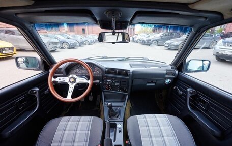 BMW 3 серия, 1984 год, 900 000 рублей, 16 фотография