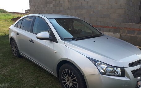Chevrolet Cruze II, 2009 год, 330 000 рублей, 2 фотография