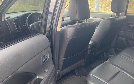 Mitsubishi Outlander III рестайлинг 3, 2013 год, 1 230 000 рублей, 8 фотография