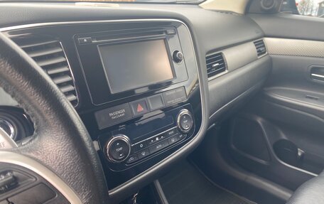 Mitsubishi Outlander III рестайлинг 3, 2013 год, 1 230 000 рублей, 7 фотография
