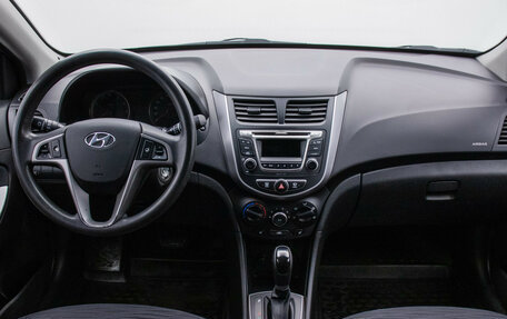 Hyundai Solaris II рестайлинг, 2015 год, 930 000 рублей, 13 фотография