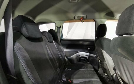 Mitsubishi Outlander III рестайлинг 3, 2008 год, 985 000 рублей, 15 фотография