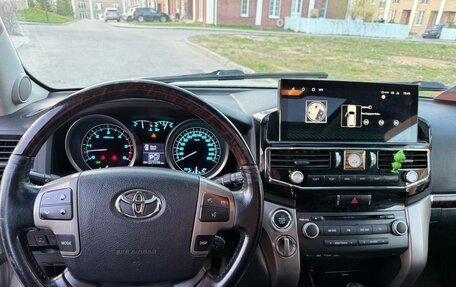 Toyota Land Cruiser 200, 2011 год, 3 000 000 рублей, 6 фотография