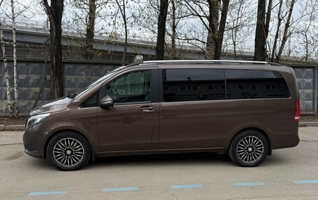 Mercedes-Benz V-Класс, 2016 год, 3 000 000 рублей, 2 фотография