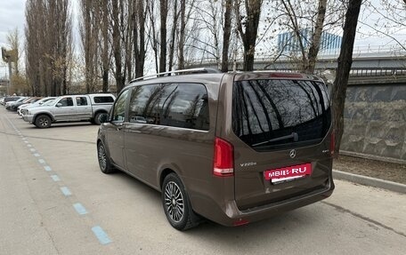 Mercedes-Benz V-Класс, 2016 год, 3 000 000 рублей, 3 фотография
