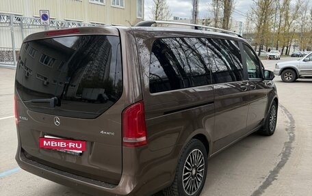 Mercedes-Benz V-Класс, 2016 год, 3 000 000 рублей, 4 фотография