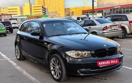 BMW 1 серия, 2008 год, 1 050 000 рублей, 3 фотография