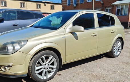Opel Astra H, 2004 год, 550 000 рублей, 1 фотография