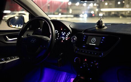 Hyundai Solaris II рестайлинг, 2018 год, 1 300 000 рублей, 15 фотография