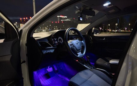 Hyundai Solaris II рестайлинг, 2018 год, 1 300 000 рублей, 17 фотография