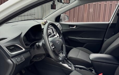 Hyundai Solaris II рестайлинг, 2018 год, 1 300 000 рублей, 20 фотография