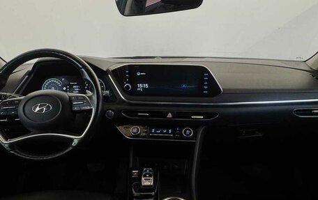 Hyundai Sonata VIII, 2021 год, 2 500 000 рублей, 5 фотография