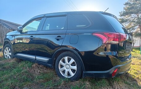 Mitsubishi Outlander III рестайлинг 3, 2015 год, 850 000 рублей, 1 фотография