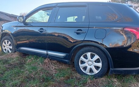 Mitsubishi Outlander III рестайлинг 3, 2015 год, 850 000 рублей, 3 фотография