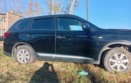 Mitsubishi Outlander III рестайлинг 3, 2015 год, 850 000 рублей, 7 фотография