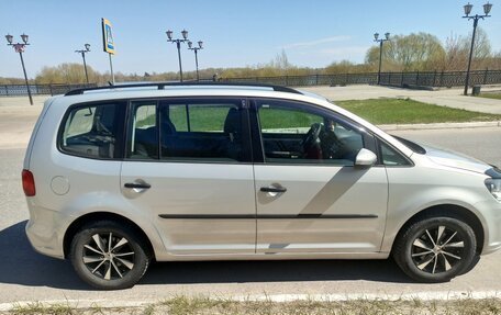 Volkswagen Touran III, 2011 год, 990 000 рублей, 7 фотография