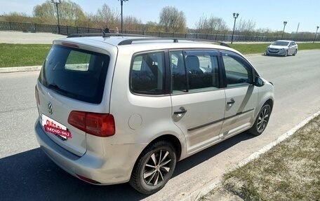 Volkswagen Touran III, 2011 год, 990 000 рублей, 9 фотография