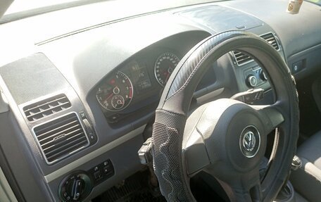 Volkswagen Touran III, 2011 год, 990 000 рублей, 20 фотография