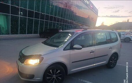 Volkswagen Touran III, 2011 год, 990 000 рублей, 25 фотография