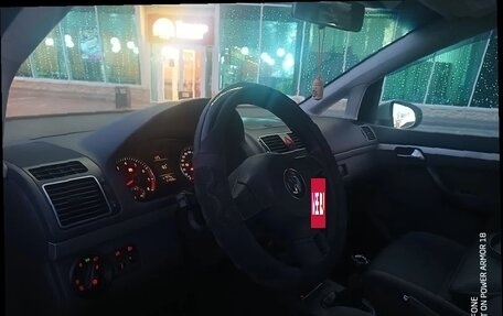 Volkswagen Touran III, 2011 год, 990 000 рублей, 22 фотография