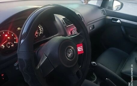 Volkswagen Touran III, 2011 год, 990 000 рублей, 23 фотография