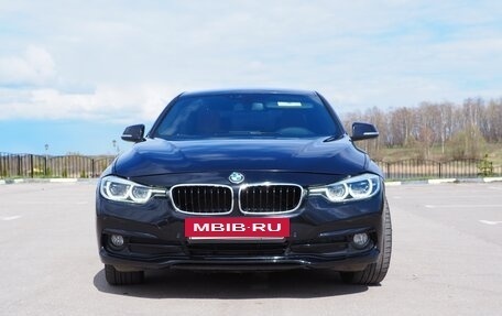 BMW 3 серия, 2017 год, 2 400 000 рублей, 28 фотография