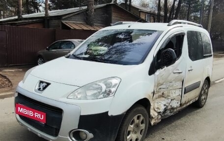 Peugeot Partner II рестайлинг 2, 2011 год, 350 000 рублей, 2 фотография