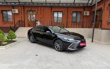 Toyota Camry, 2023 год, 3 360 000 рублей, 1 фотография
