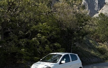Toyota Vitz, 2001 год, 380 000 рублей, 1 фотография